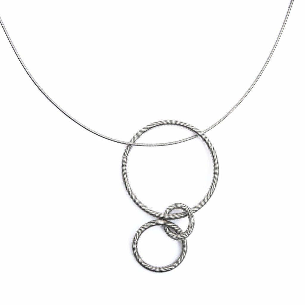 Oh Pendant Necklace