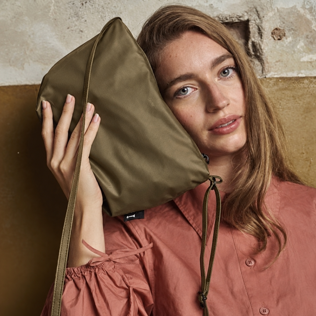 Cross Body Feel Good Baggy - Antique Bronze