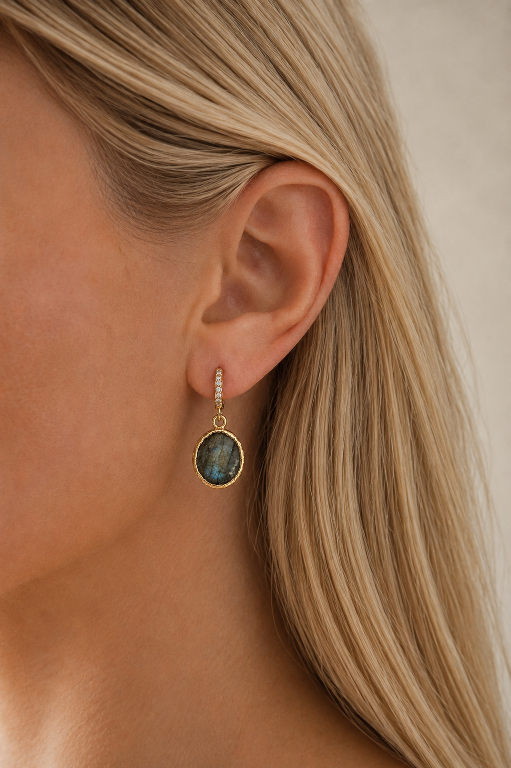 Baby Kara Earring - Labradorite