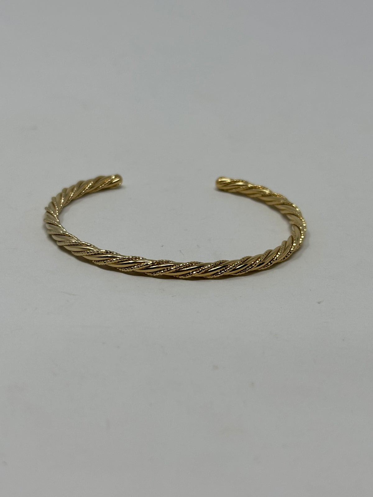 Hanka Twist Bracelet - Gold