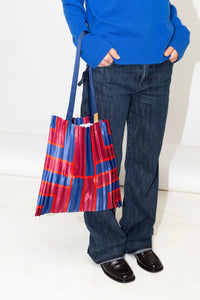 Multitudes Stintino Tote Bag