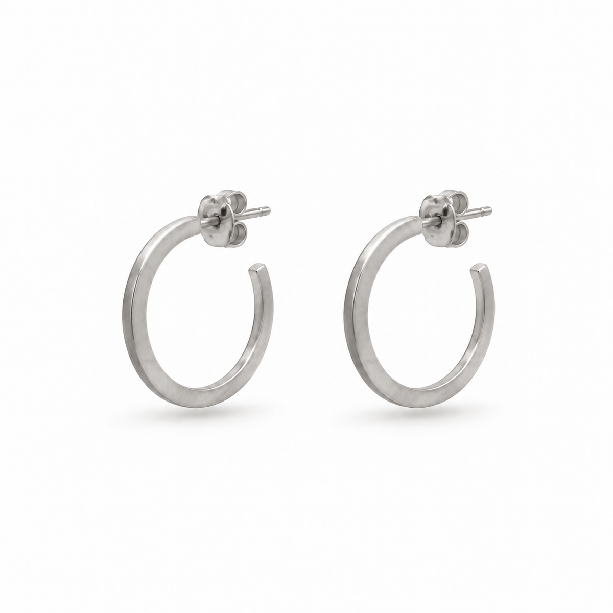 La Cala 'M' Hoop Earrings - Silver