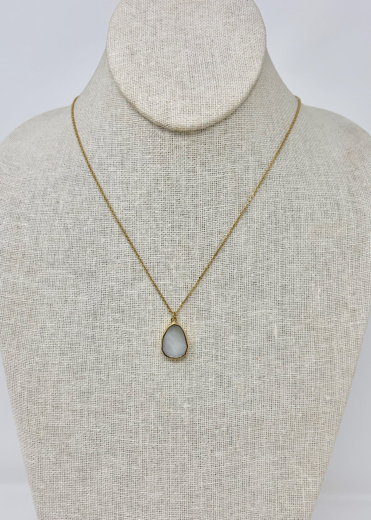 Kara Pendant 50 White Agate