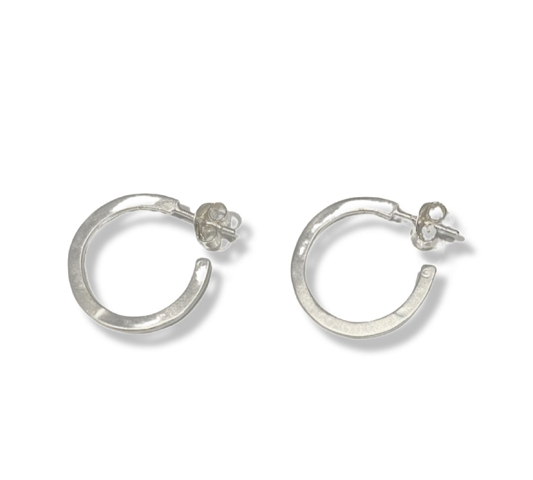La Cala 'M' Hoop Earrings - Silver